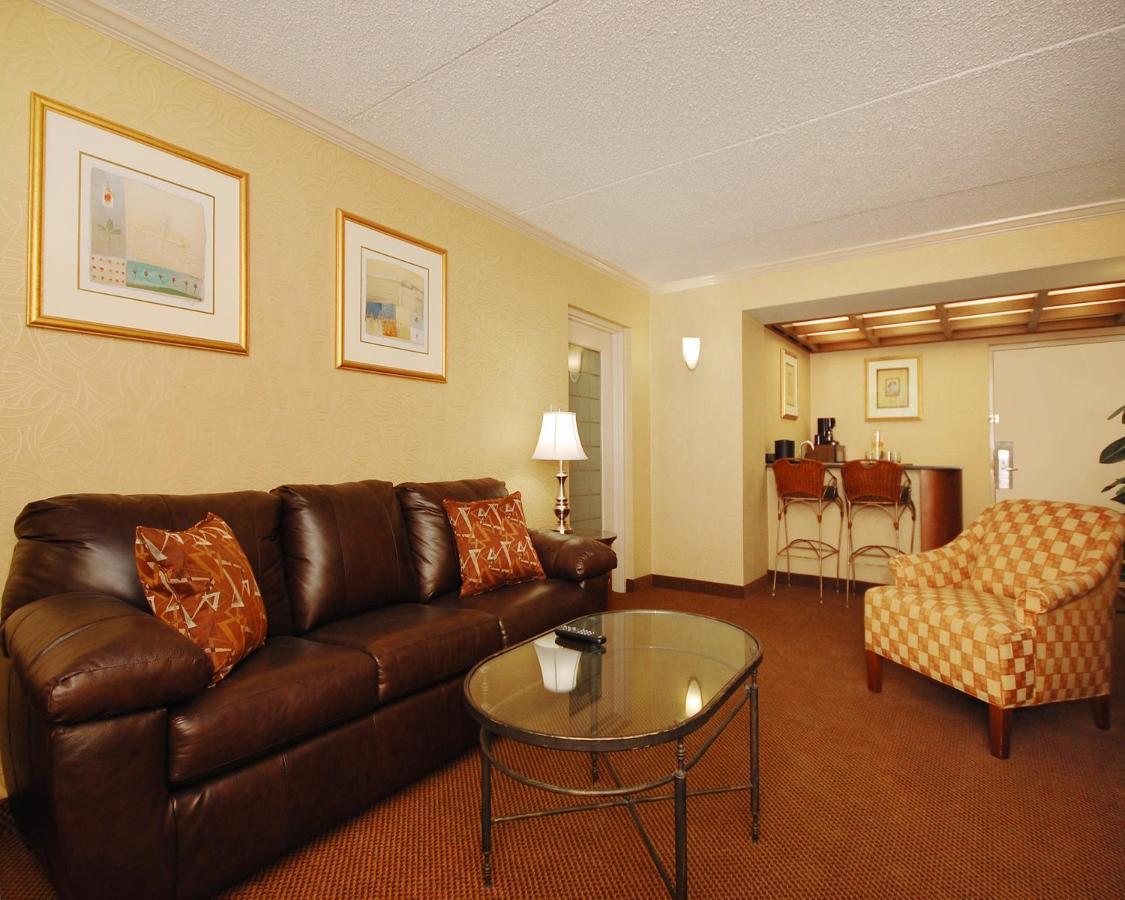 Plaza Inn & Suites Hagerstown Exterior foto